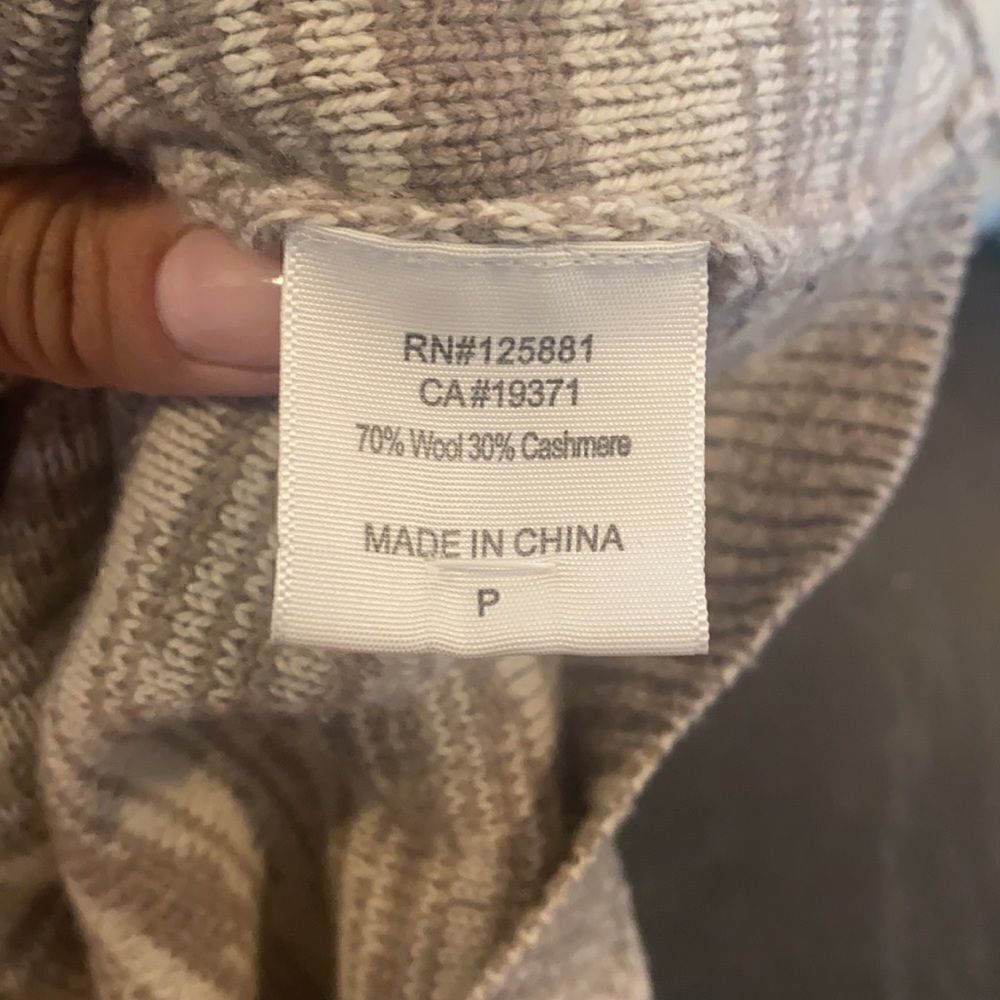 Wool & Cashmere Sweater - Picture 3 of 4